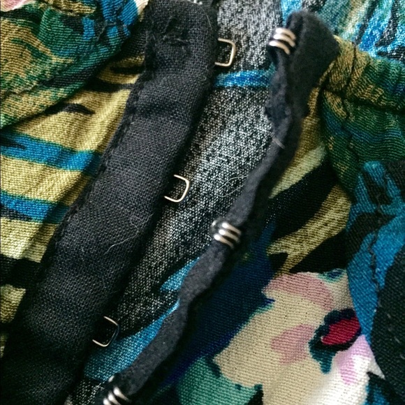 Floral Flounce Crop Cami 🥰 - Picture 5 of 6